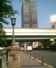 �������Ȃ�X��