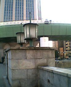 �������Ȃ�X��