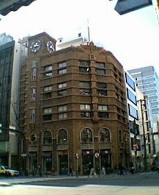 �����F�̌������i