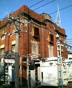 ��C�d�Ԃ̕ϓd��