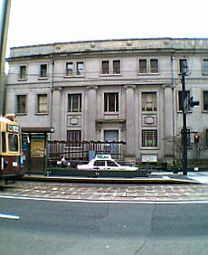 �r������