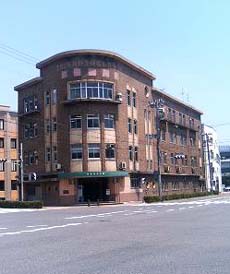 �f�b�L���瑀�ǎ��𒭂߂�悤�Ȏp