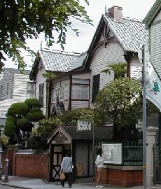 �N���b�N�Ŋg��}