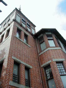 �N���b�N�ŕ����{�̊ق̑S�̐}