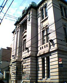 �r������